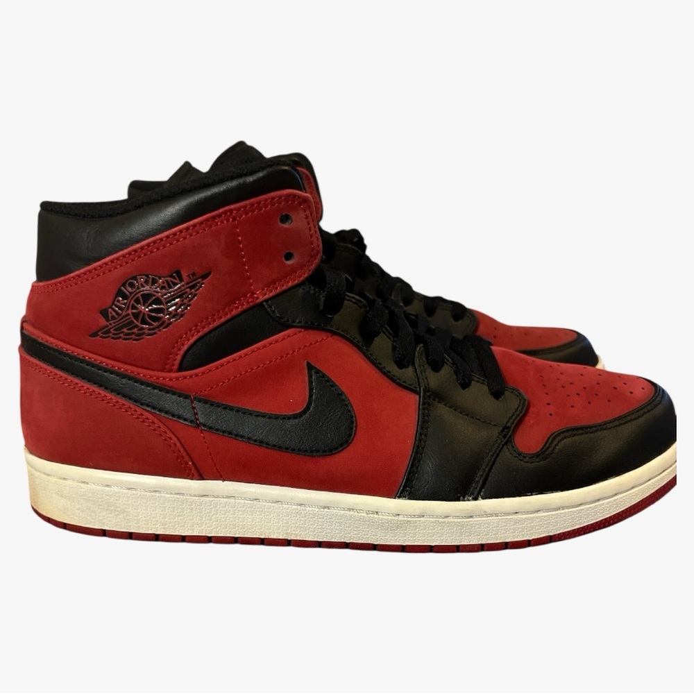 Air Jordan Mid 1 Black and Red High-Top Sneakers 6/20/18 554724-610 - Picture 2 of 8